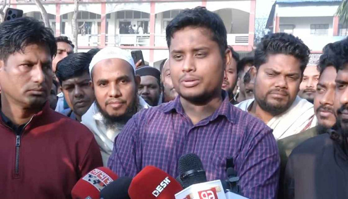 আমাকে পরাজিত করতে ষড়যন্ত্র চলছে: হাসনাত আবদুল্লাহ